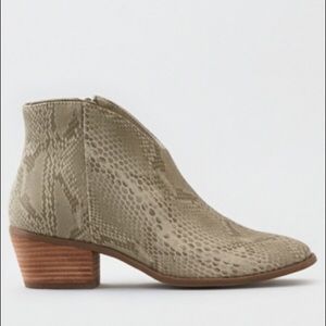 American Eagle Faux Snakeskin Booties Size 8